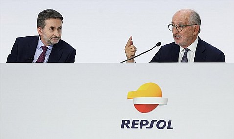Repsol somete este viernes a su junta el pago de un dividendo de 0,45 euros por acción en enero.
